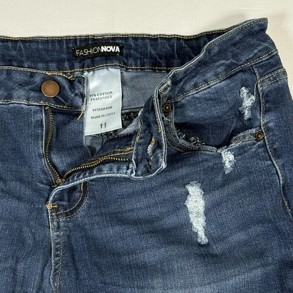 Lot of 3 Women s Jeans‎ 2 x 1822 and FashionNova Size 10/11 See Decrip for sizes